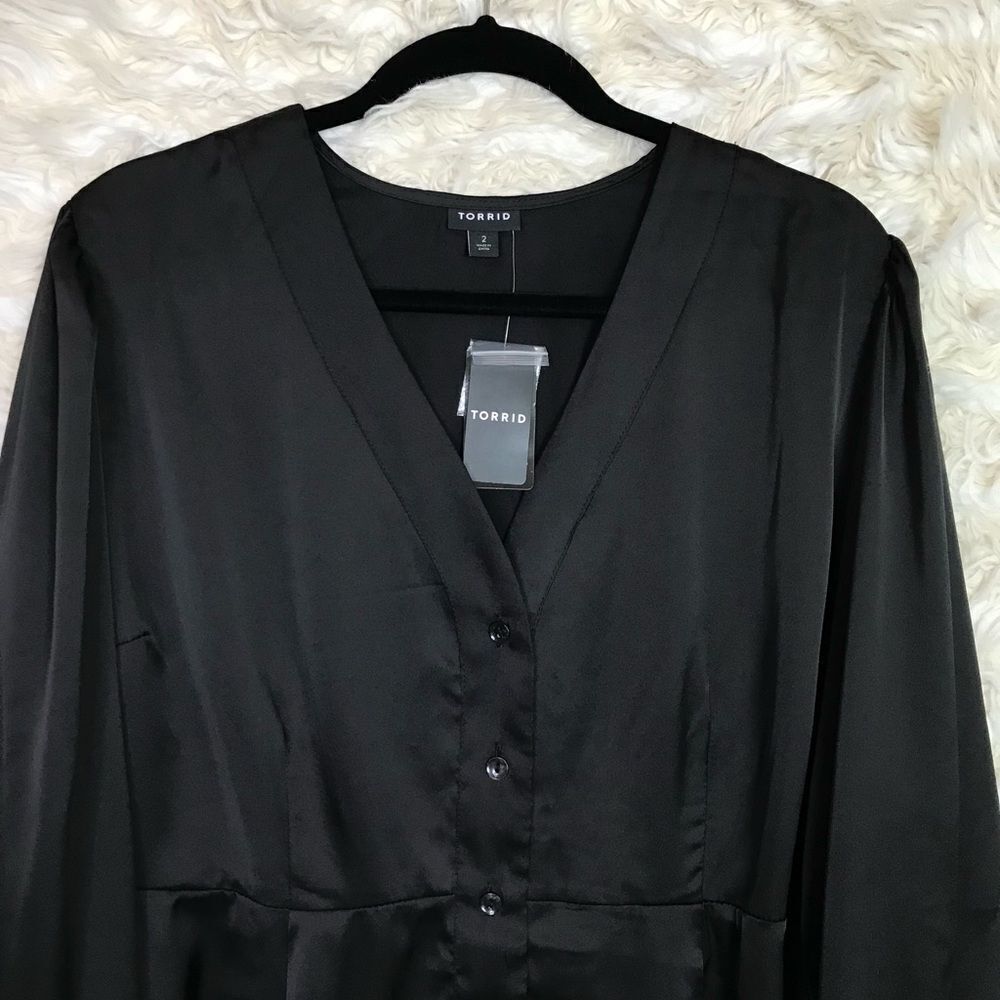 Torrid Peplum Blouse Deep Black, Satin Button Front Long Sleeve NWT 3X - Picture 8 of 13